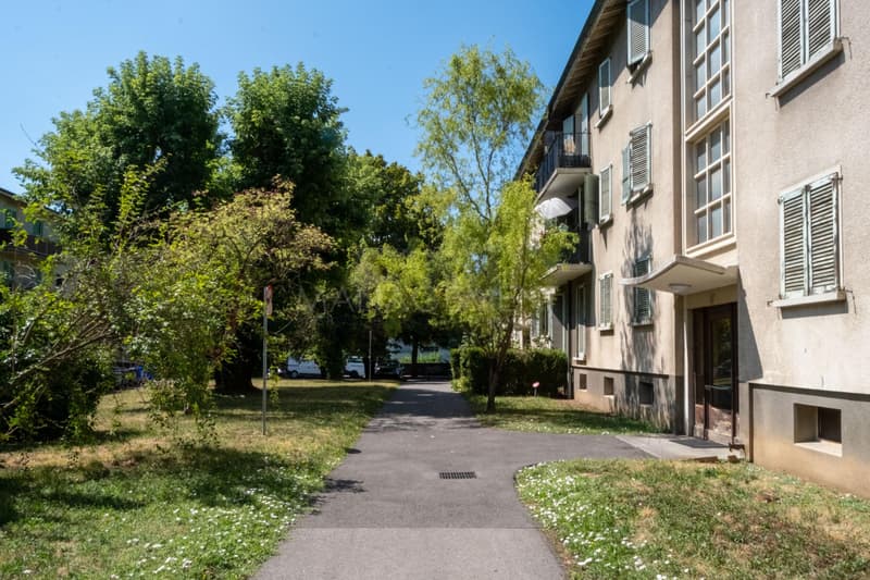 Avenue Petit-Senn ? 3 pièces d'env. 44 m² au rez-de-chaussée (12)