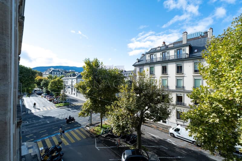 Rue Jean-Gabriel Eynard / Cours des Bastion ? Luxueux Bureaux dans immeuble de prestige (3)
