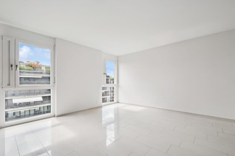 Lichtdurchflutete 3.5-Zimmer Wohnung mit Blick in Zürich inkl. 2 Garagenstellplätze (4)