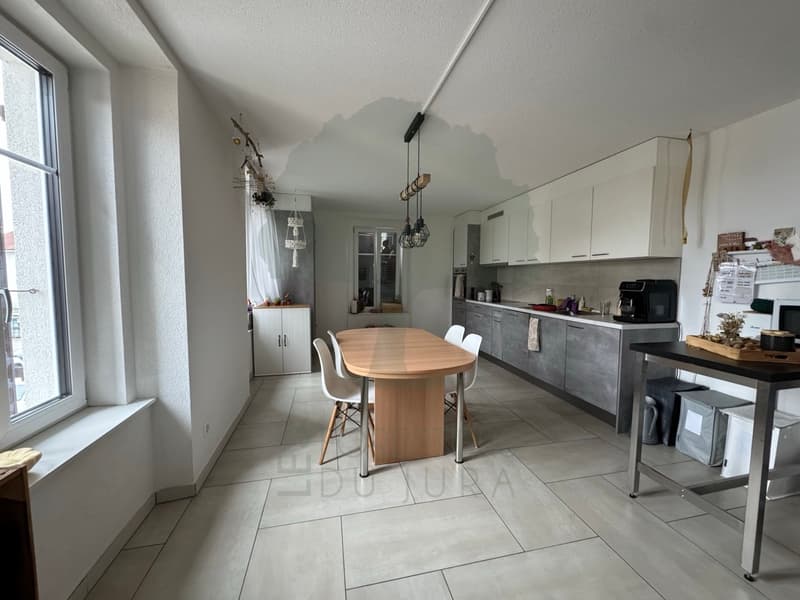 À VENDRE - Immeuble de rendement avec 4 appartements (5)