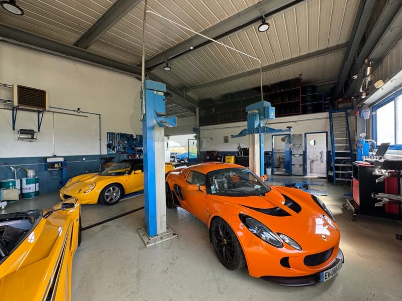 Garage et carrosserie à Fahy avec station de lavage (12)