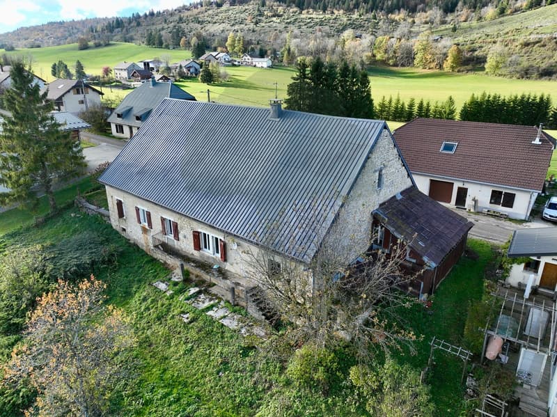 Maison avec vue imprenable proche de la frontière (2)