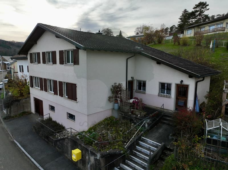 Charmante maison avec beau potentiel à Courtedoux (2)