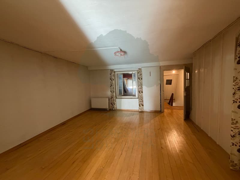 Maison à rénover entièrement au coeur de Saint-Ursanne (9)