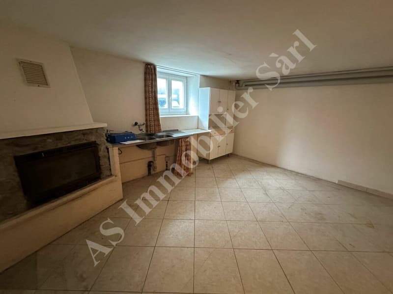 MAGNIFIQUE LOCAL - DEPOT DE 52 M2 - PROCHE DE LAUSANNE (2)