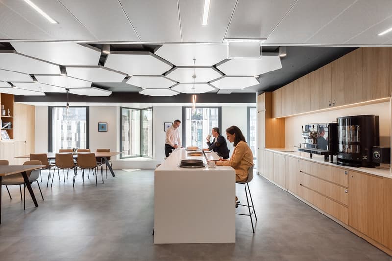 Un bureau de coworking ouvert au design remarquable pour 10 personnes à Spaces Rue de Lausanne 15 (11)