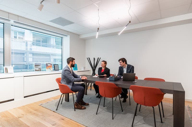 De magnifiques bureaux sur mesure pour 3 personnes à Spaces Nations (9)