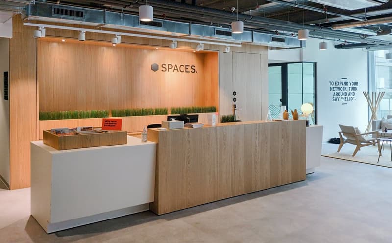 Un bureau de coworking ouvert au design remarquable pour 10 personnes à Spaces Quartier de l'Étang (4)