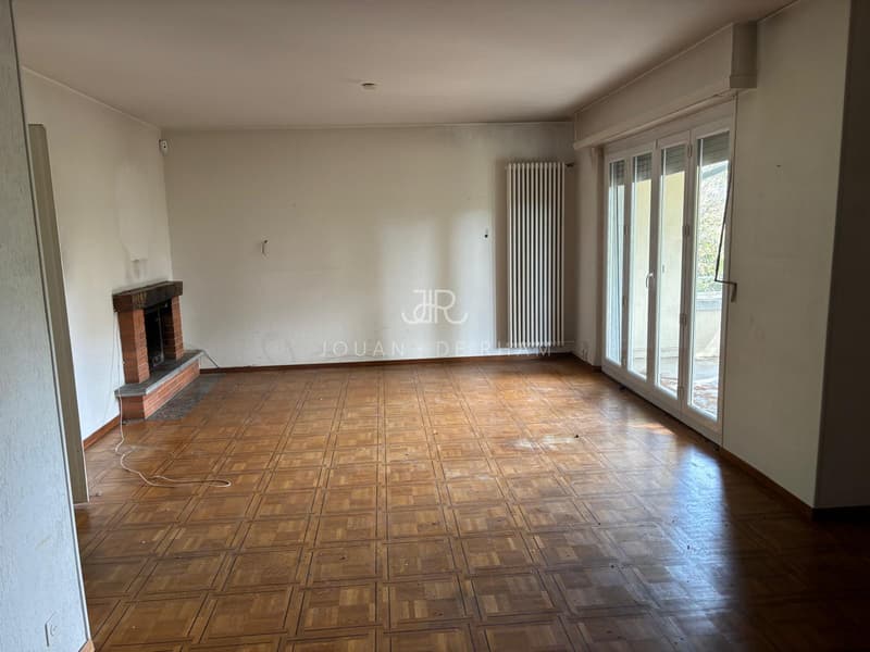 Bien avec Fort Potentiel ? Maison Individuelle et Piscine à Rénover, sur une Parcelle de 1'126 m² (5)