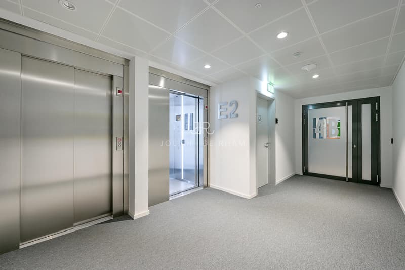 700 m2 de bureaux à louer dans un immeuble moderne (10)