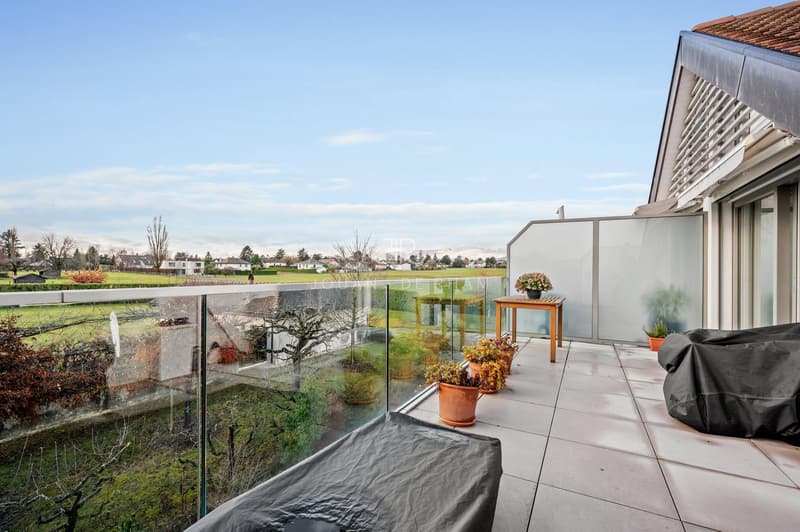Attique de 3.5 pièces avec grande terrasse (8)