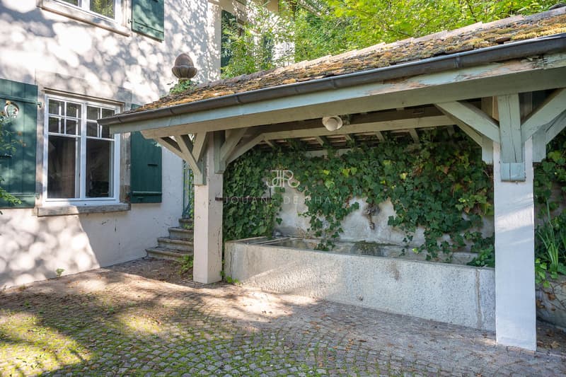 Maison de charme et son annexe en zone village (10)