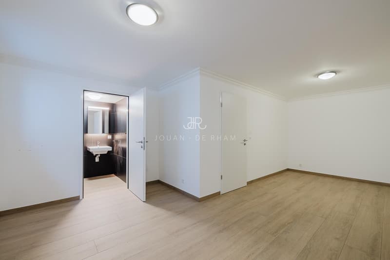 Magnifique villa contemporaine avec vue lac (8)