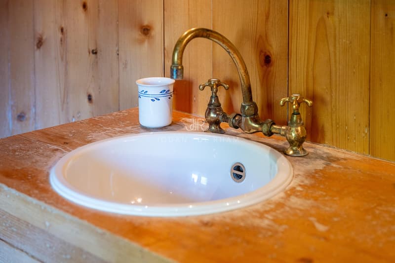 Essertines-sur-Rolle | Maison de charme et son annexe en zone village (13)