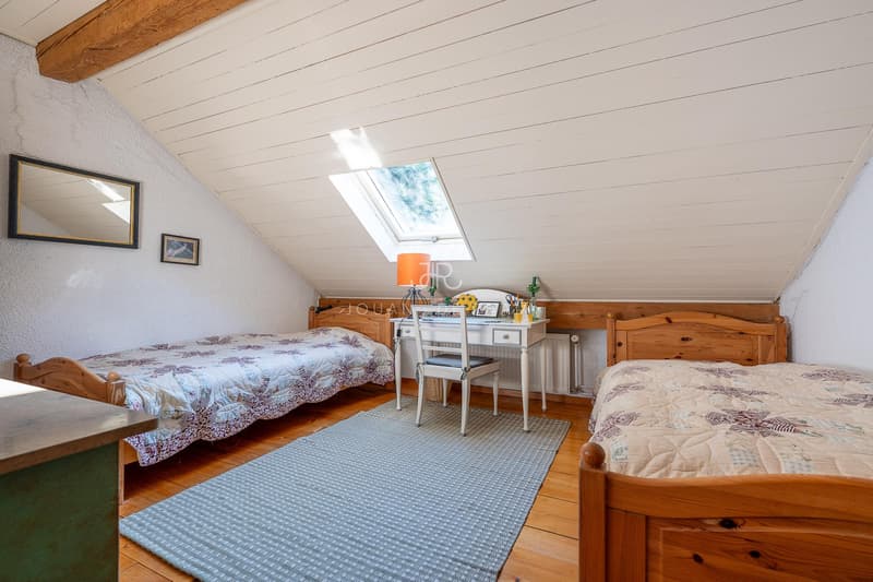 Essertines-sur-Rolle | Maison de charme et son annexe en zone village (10)