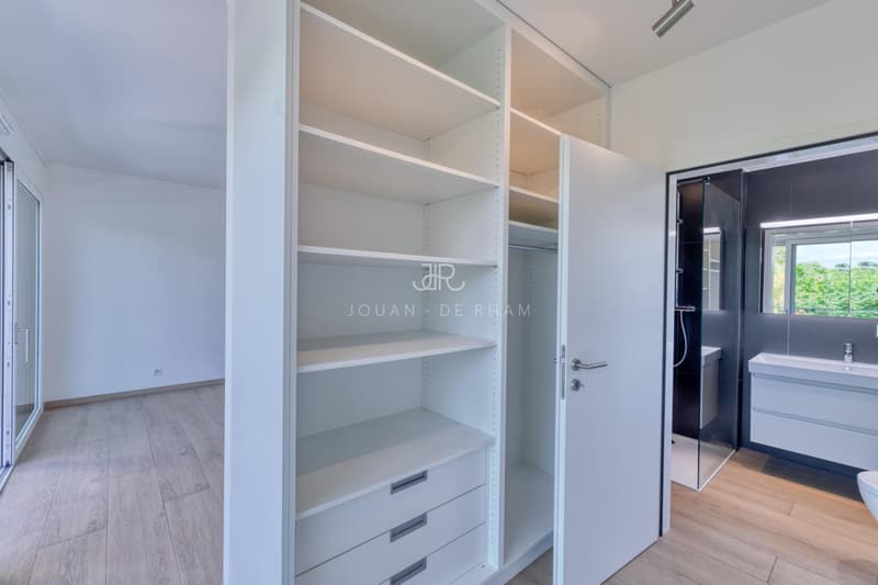 Magnifique villa moderne proche du lac (8)