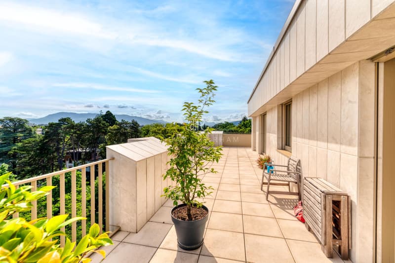 Cologny | Appartement de 4 pièces en attique avec vue imprenable (10)
