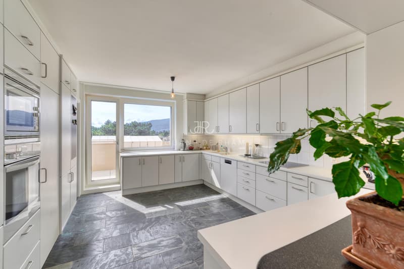Cologny | Appartement de 4 pièces en attique avec vue imprenable (5)