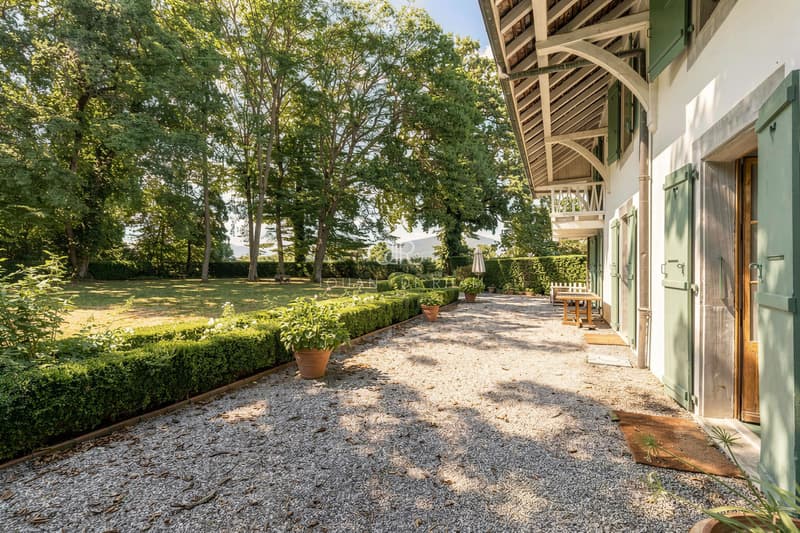 Élégante maison de caractère au coeur de la campagne genevoise (2)