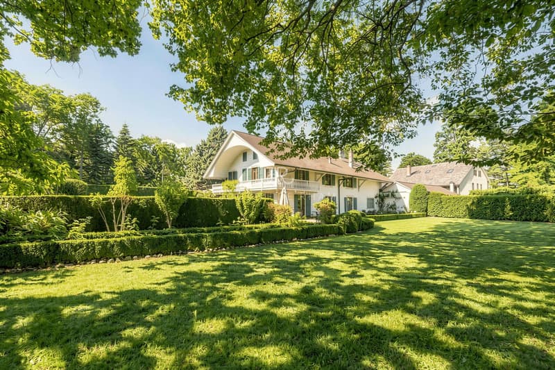 Élégante maison de caractère au coeur de la campagne genevoise (1)