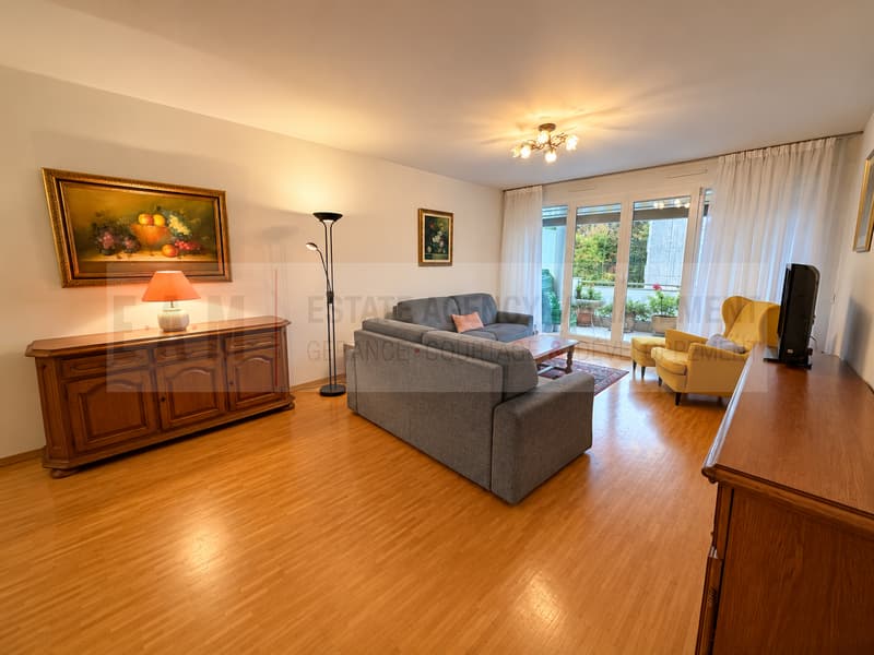 Spacious and bright : close to the United Nations (5)