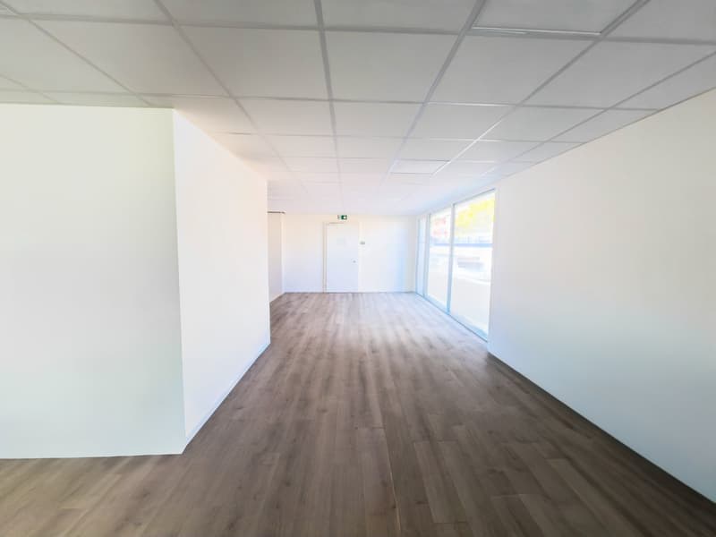 Espace professionnel lumineux et fonctionnel à Cossonay (3)