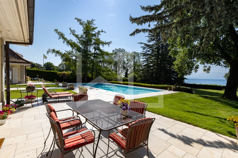 Élegante propriété discrète au bord du lac, proche centre Rolle (7)