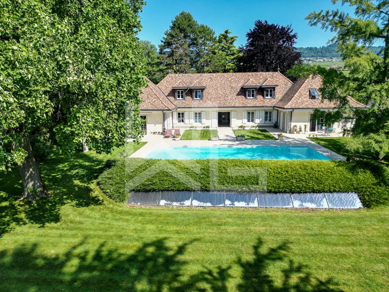 Élegante propriété discrète au bord du lac, proche centre Rolle (2)