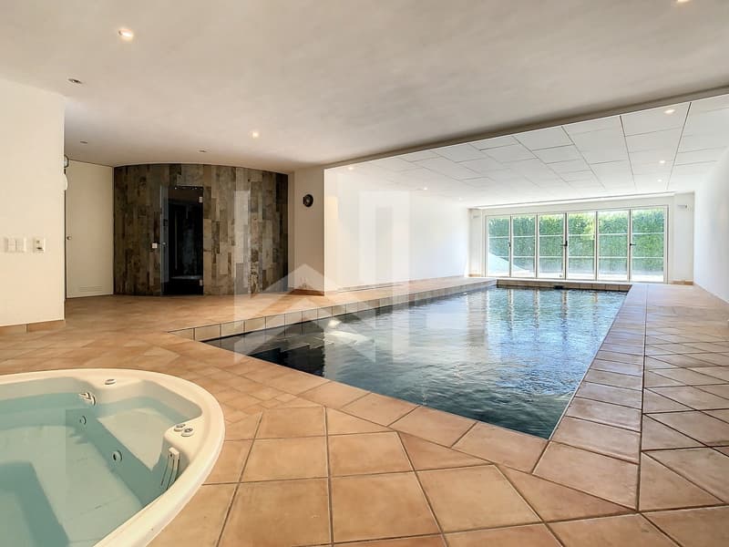 Propriété avec appartement attenant et piscine intérieure (3)
