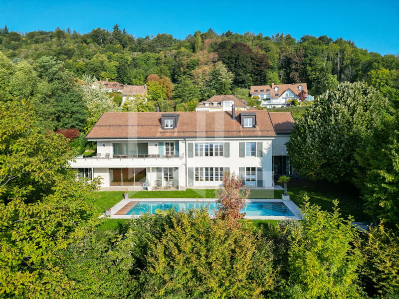 Propriété plein de charme avec vue- quartier calme (1)