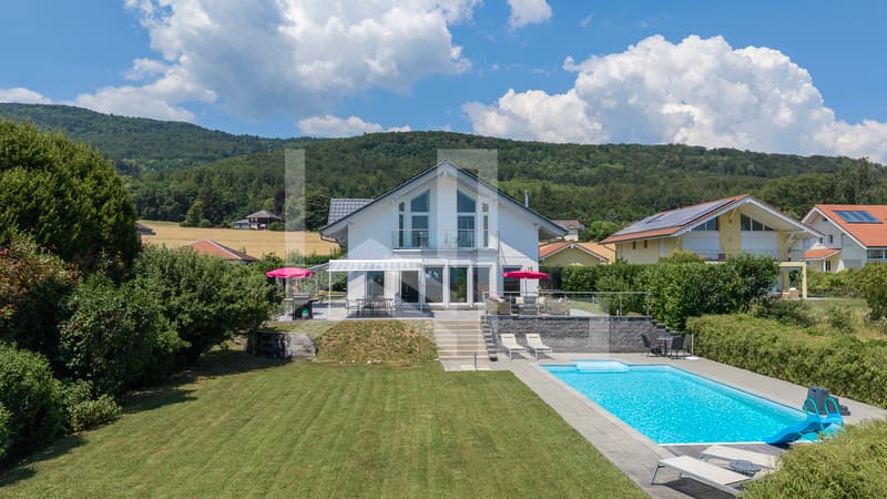 Propriété contemporaine avec vue (2)