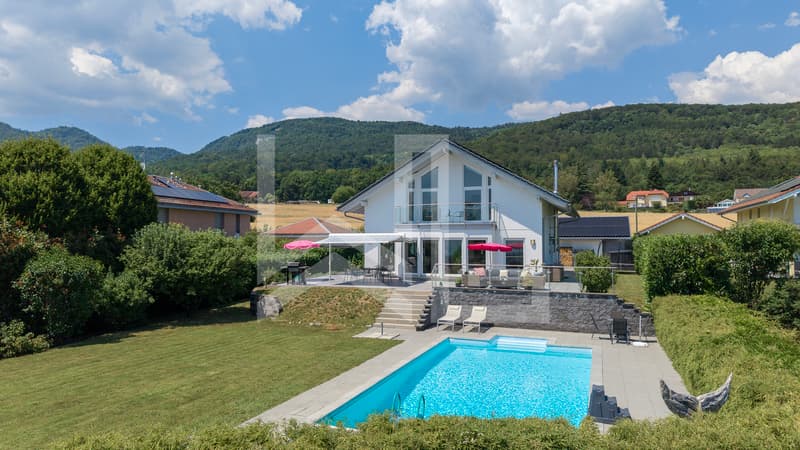 Propriété contemporaine avec vue (1)