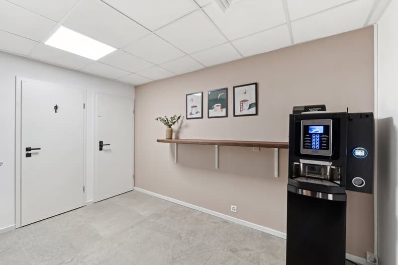 Très beau bureau moderne et équipé à Florissant (13)