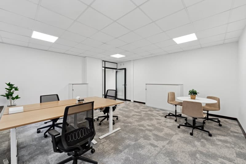 Très beau bureau moderne et équipé à Florissant (16)