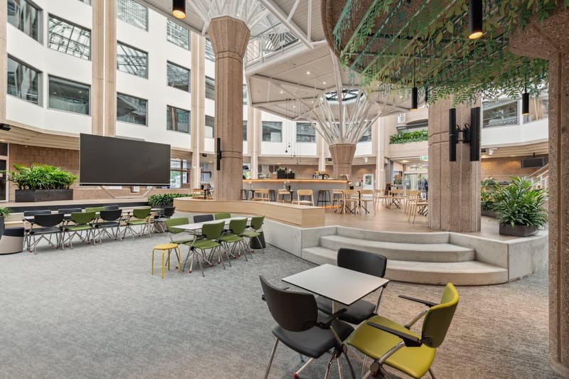 Superbes bureaux équipés dans un immeuble emblématique (11)