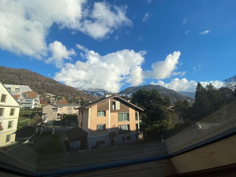 Spacieux appartement duplex de 5.5 pièces avec vue panoramique à Blonay (26)