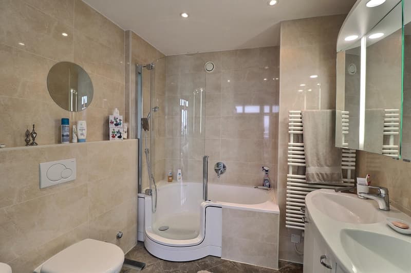 Superbe appartement en étage élevé avec piscine en viager occupé sans rente (12)
