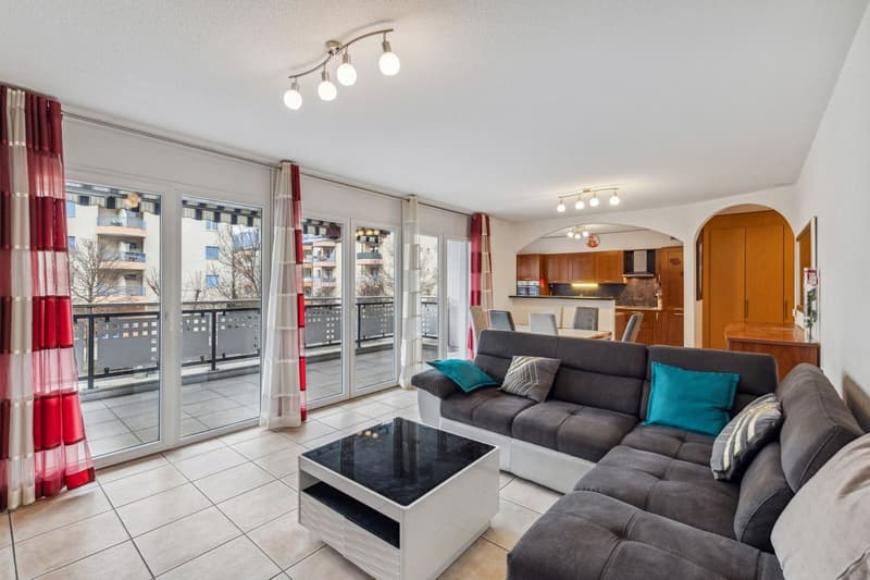 Superbe appartement avec vue panoramique à vendre à Sion, CH (1)