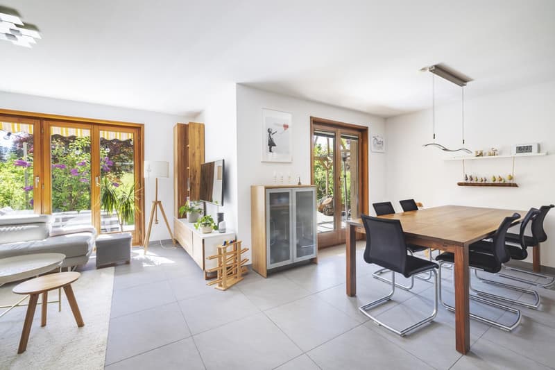 Villa familiale entièrement rénovée avec jardin et vue dégagée - Epalinges (3)