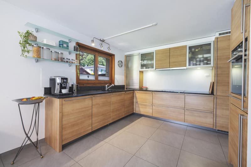 Villa familiale entièrement rénovée avec jardin et vue dégagée - Epalinges (4)