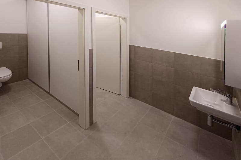 Atelier artisanal de 110 m2 au rez-de-chaussée d'un immeuble neuf (5)