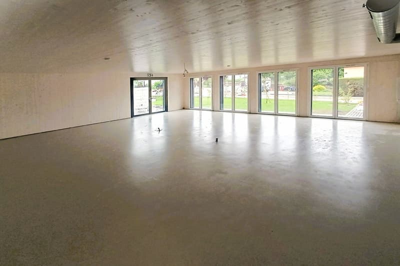 Atelier artisanal de 110 m2 au rez-de-chaussée d'un immeuble neuf (3)