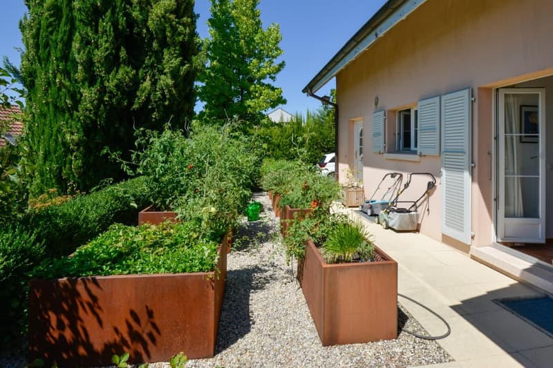 Magnifique et spacieuse villa de 7.5 pièces avec piscine (6)