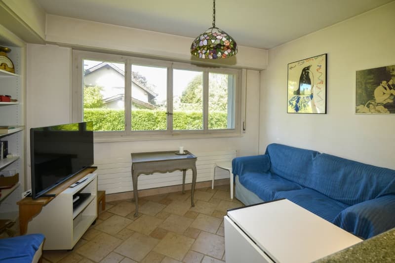 Magnifique situation pour cette propriété avec villa individuelle et piscine (12)