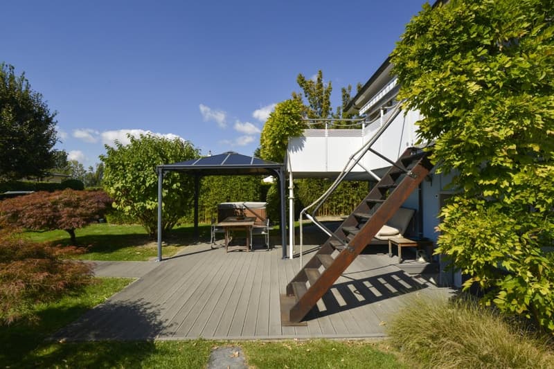 Magnifique situation pour cette propriété avec villa individuelle et piscine (4)