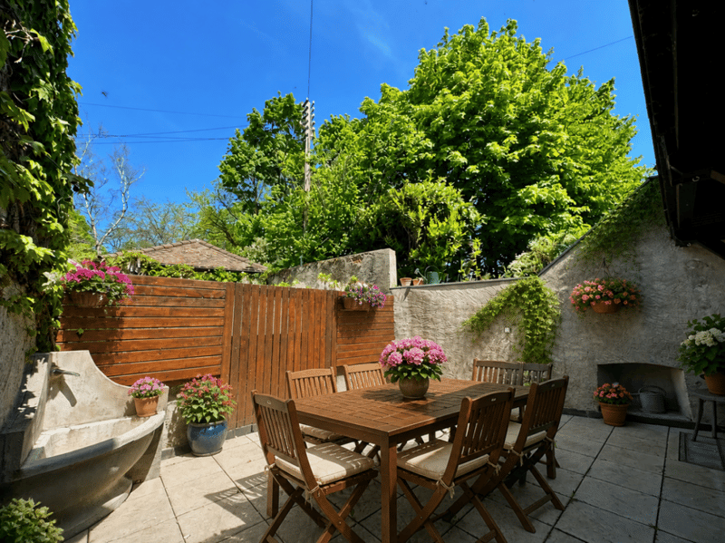 APPARTEMENT EN TRIPLEX DANS UNE BELLE MAISON VIGNERONNE (3)