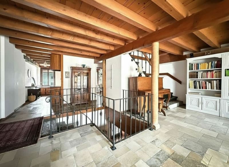 APPARTEMENT EN TRIPLEX DANS UNE BELLE MAISON VIGNERONNE (13)