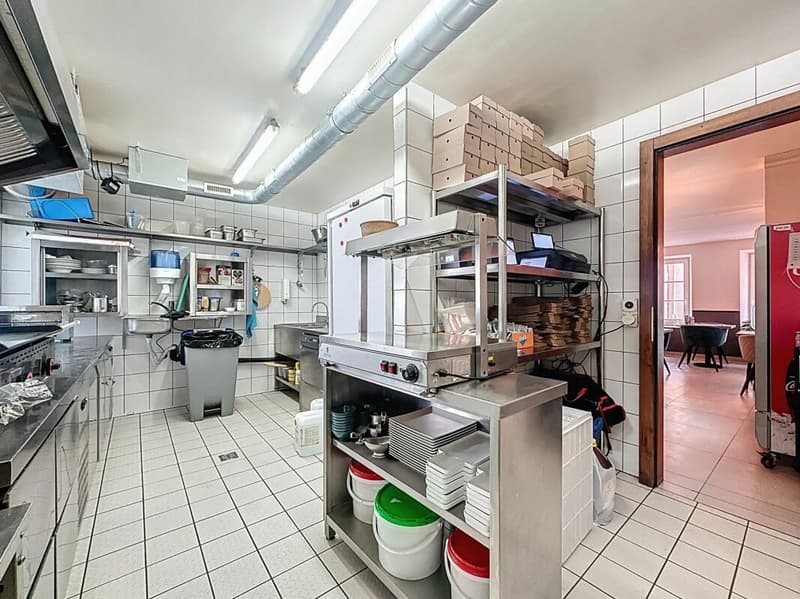 LOCAL COMMERCIAL EN PPE AVEC UN EMPLACEMENT IDÉAL (15)