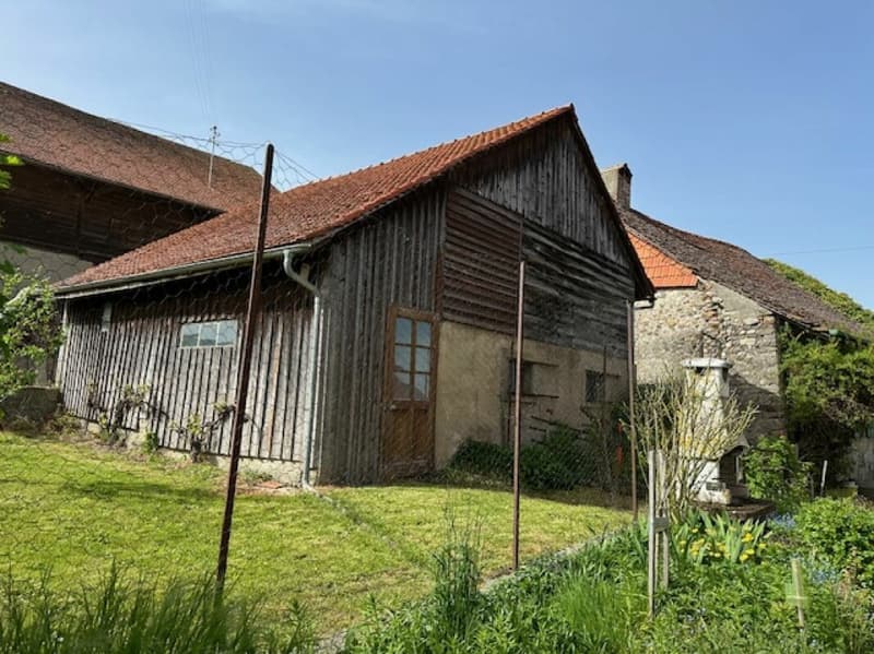 VUE SUPERBE ! BELLE MAISON FAMILIALE AVEC GRAND JARDIN CONSTRUCTIBLE - FONTAINE (16)