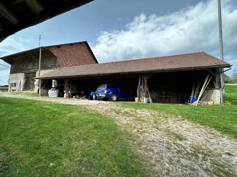 TERRAIN AVEC GRAND RURAL & COUVERT À TRANSFORMER EN HABITATION OU TOUT LE REZ POUR UNE ACTIVITÉ ET VOTRE HABITATION AU REZ SUPÉRIEUR, OU PLUSIEURS FAMILLES ? (8)